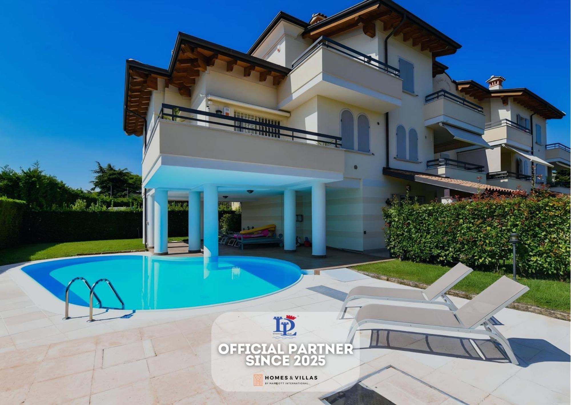 Desenzanoloft Official Partner Marriott Homes & Villas - Bea House, Sirmione With Private Garden And Share Pool Eksteriør billede